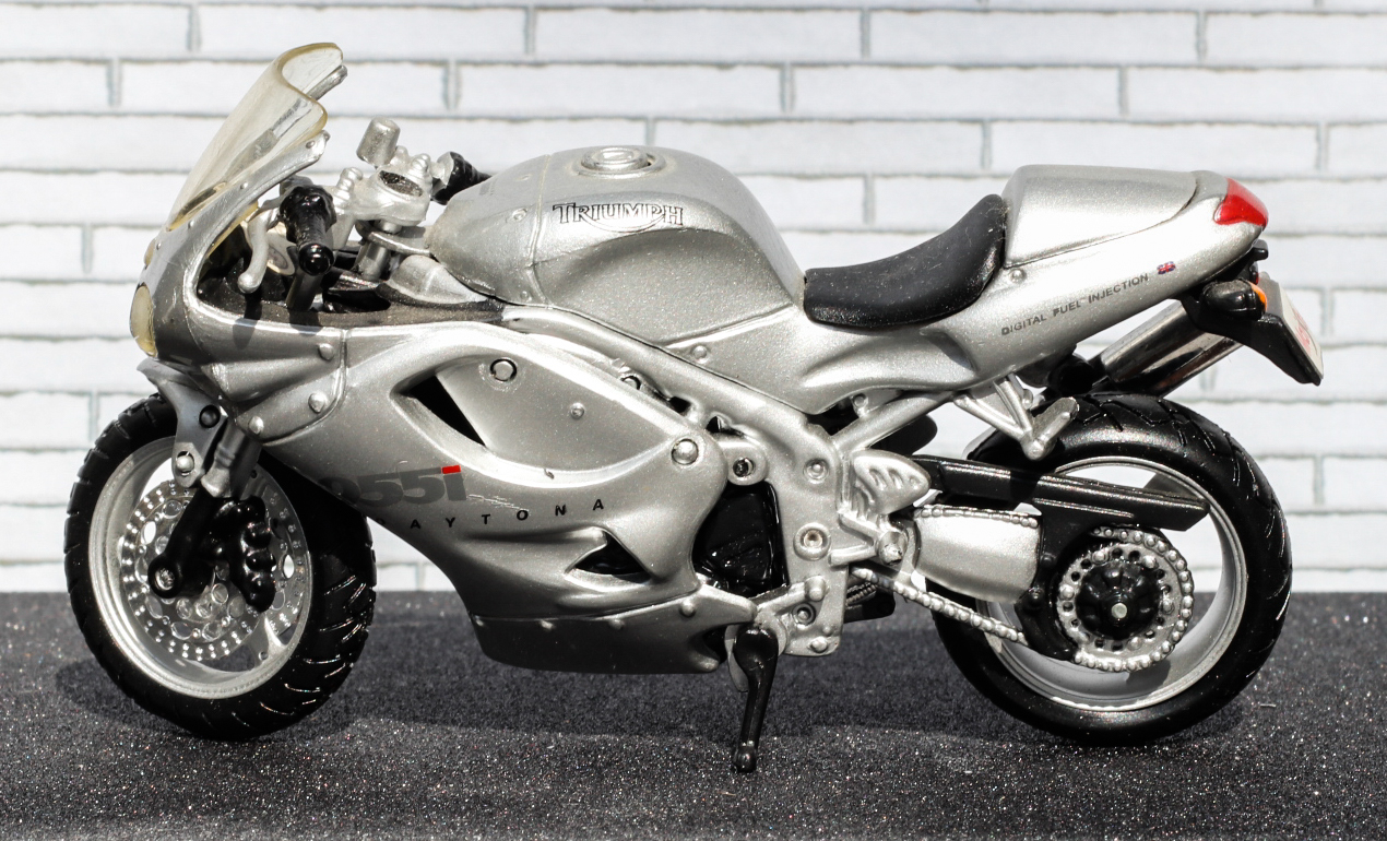 Maisto Triumph Daytona 955i